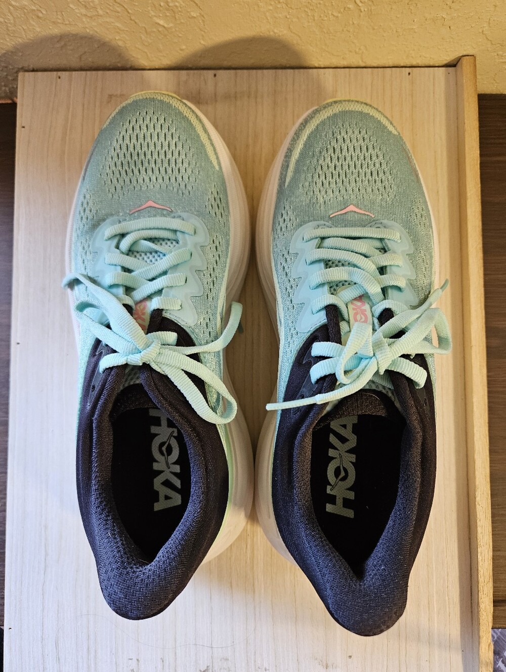 HOKA Bondi 9 Women's Medium Teal Blue Spark Mint Flourite Size 6.5 LIKE NEW!!